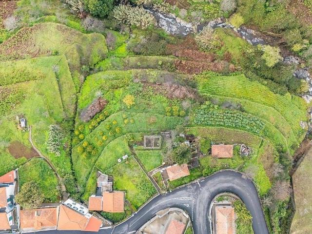 Apresento uma excelente oportunidade de investimento no Jard. 86m² Estreito De Câmara De Lobos