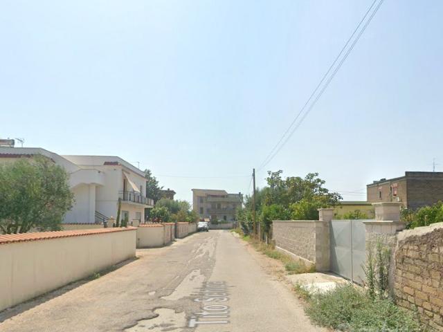 APRILIA BILOCALE IN VILLA