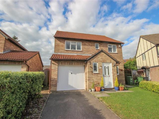 Apseleys Mead, Bradley Stoke. 4 bed detached house to rent £2,150 pcm £496 pw
