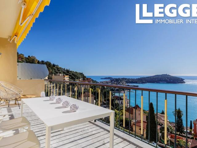 Apt 3 pièces, 86m² au 4ième étage, terrasse 24m², 2 chambres, 2 SdE's, Parking visiteurs 3 places, cave