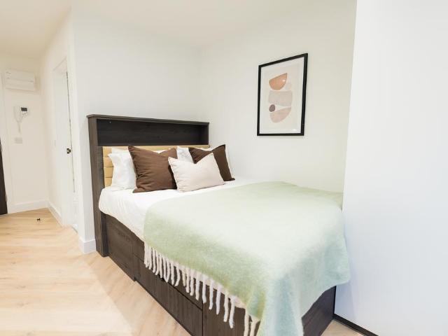 Apt 007, Churchill House Residence. Studio to rent £1,166 pcm £269 pw