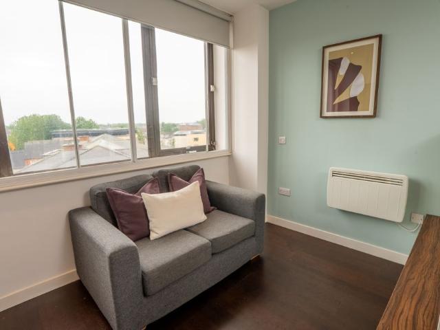 Apt 101, Piccadilly Residence