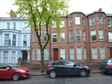 Apartment for rent in Belfast - Equipped kitchen