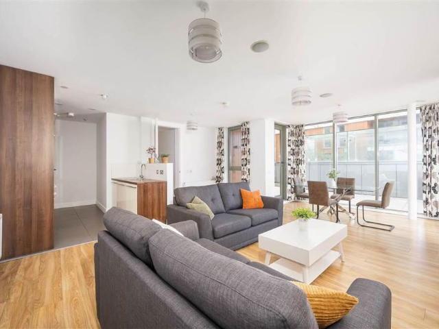 Apt 1109 The Arc, 2L Queens Road, Belfast, BT3 9FN