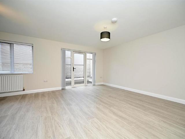 Apt 11, 39A Dundela Crescent, Belfast, BT4 3BN