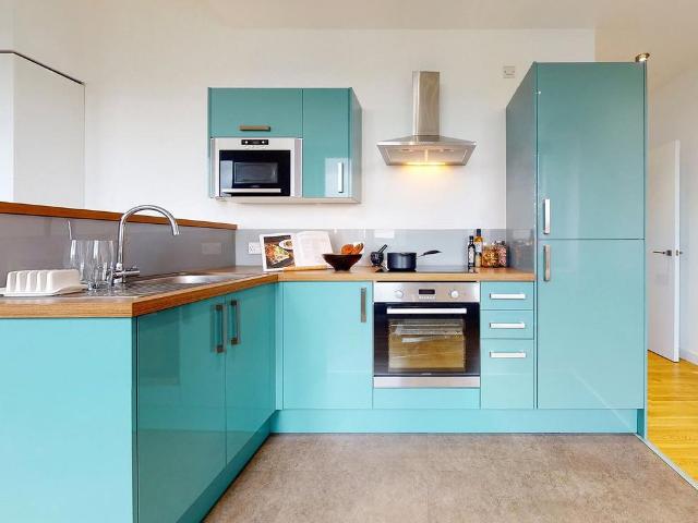 Apt 11, Q One Residence, Wade Lane LS2 2 bed apartment to rent £1,599 pcm £369 pw