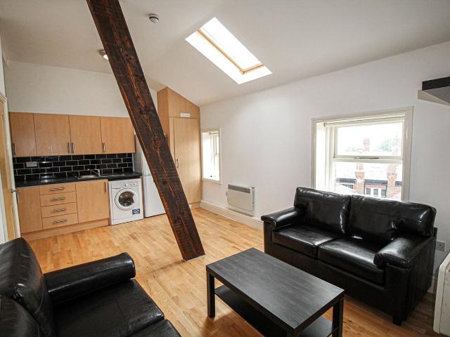 Apt 12, 21 Hyde Terrace #929215 LS2, 3 bed flat to rent, £1,299 pcm | PrimeLocation