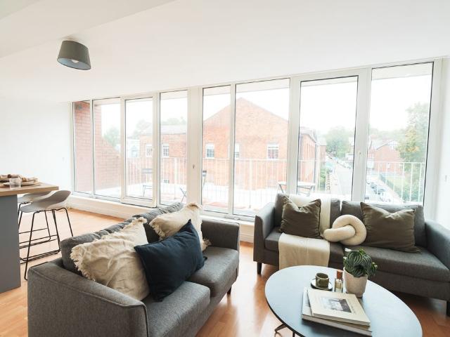Apt 12, Woodhouse Plaza