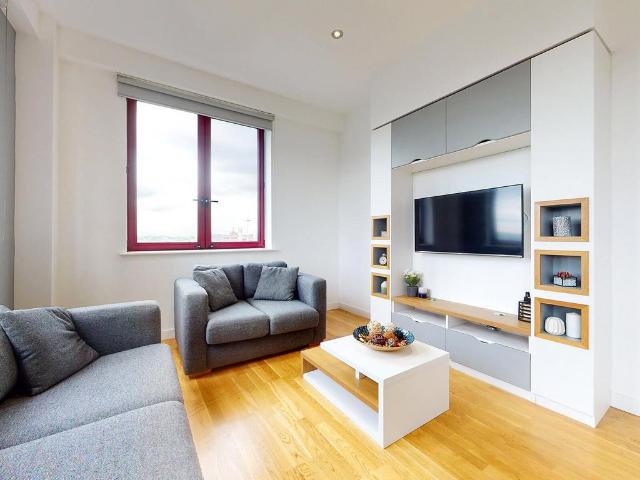 Apt 14, Q One Residence, Wade Lane LS2 2 bed apartment to rent £1,499 pcm £346 pw
