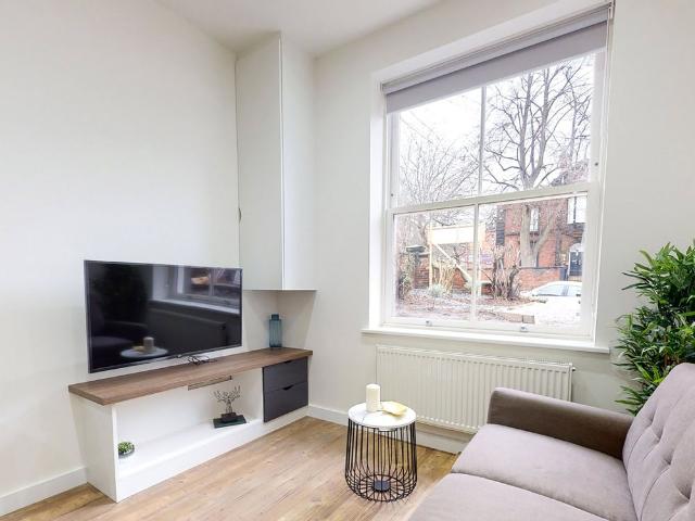 Apt 15, 29 Clarendon Road