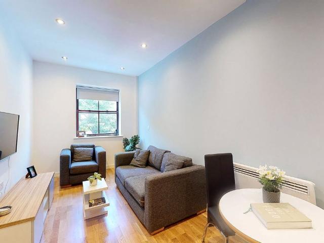 Apt 17, Crown Residence