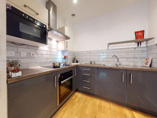 Apt 17, Crown Residence #974164 LS1, 2 bed flat to rent, £1,250 pcm | PrimeLocation