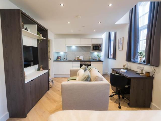 Apt 208, Churchill House Residence. Studio to rent £1,199 pcm £277 pw