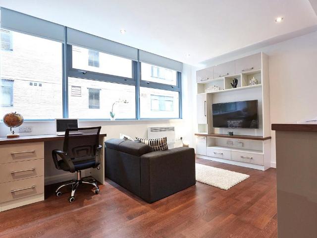 Apt 21, 5 South Parade, 5 South. Studio to rent £849 pcm £196 pw