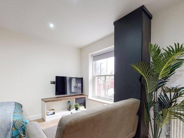 Apt 22, 29 Clarendon Road