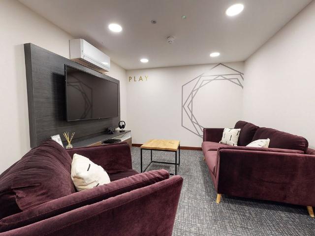Apt 22, Live Oasis Wade Lane