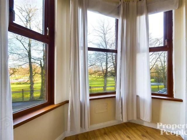 APT 2, 42 Castleton Gardens, Belfast, BT15 3BY