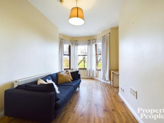 APT 2, 42 Castleton Gardens, Belfast, BT15 3BY