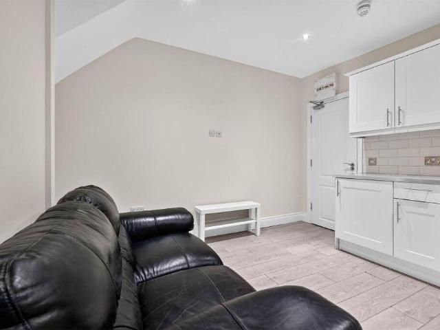 Apt 2, 18 Claremont Street, Belfast, BT9 6AP