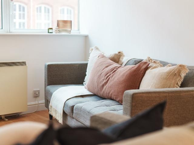 Apt 2, Woodhouse Plaza