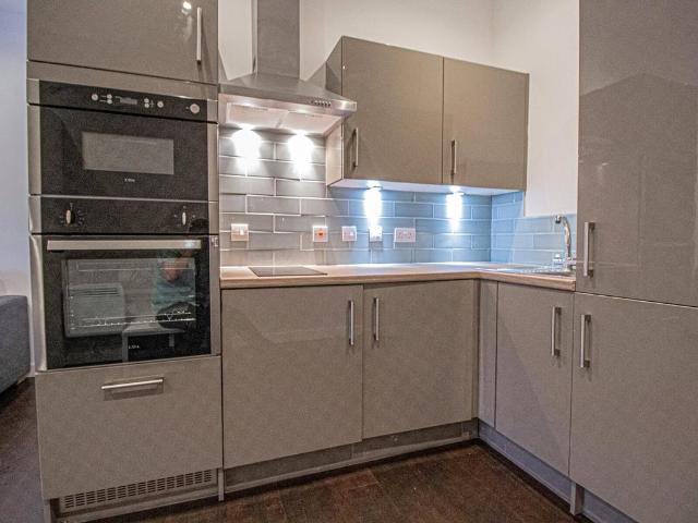 Apt 2, Park Square Residence, 21 Park. Studio to rent £872 pcm £201 pw