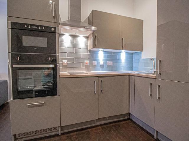 Apt 2, Park Square Residence #621175 LS1, Studio to rent, £871 pcm | PrimeLocation