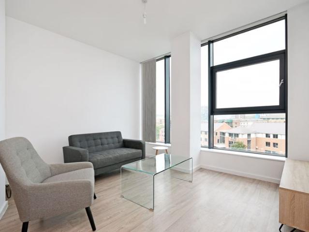 Apt 302 The Gateway, Broad Street, Sheffield S2, 2 bed flat to rent, £1,000 pcm | PrimeLocation