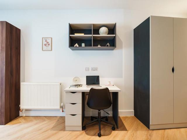 Apt 303, 23 Butts Court, 23 Butts. Studio to rent £1,190 pcm £275 pw