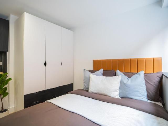 Apt 31, Nova Residence, 2a New Walk LE1 Studio to rent £899 pcm £207 pw