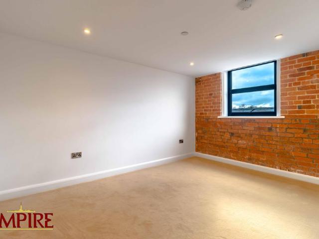 Apt 31, The Maltings, 3 The Maltings. 2 bed apartment to rent £900 pcm £208 pw