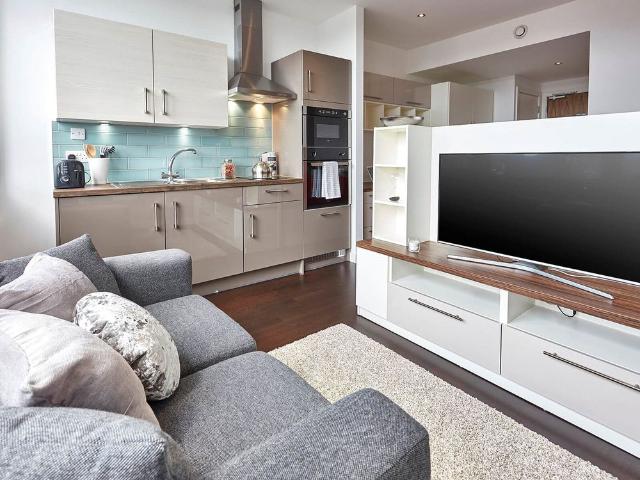 Apt 34, Piccadilly Residence
