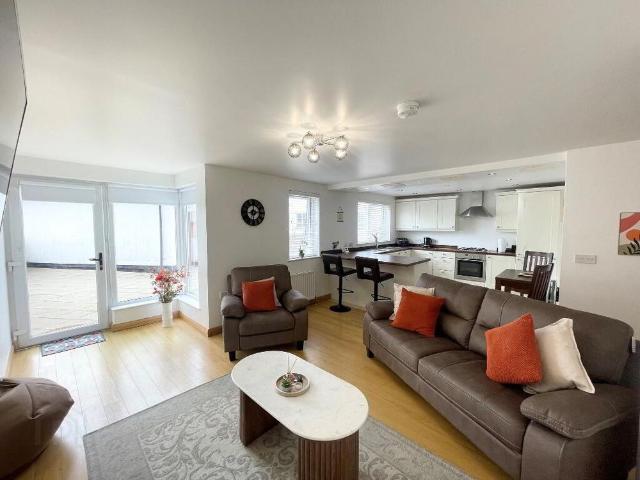 Apt 7, HOLIDAY LET, Peninsula Apartments, Causeway Street, Portrush, BT56 8AB