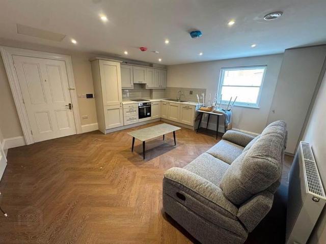 Apt 4, 531 Antrim Road, Belfast, BT15 5FS