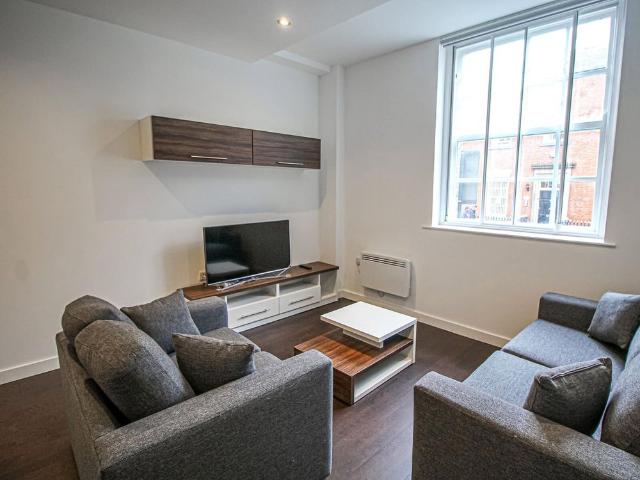 Apt 4, Park Square Residence