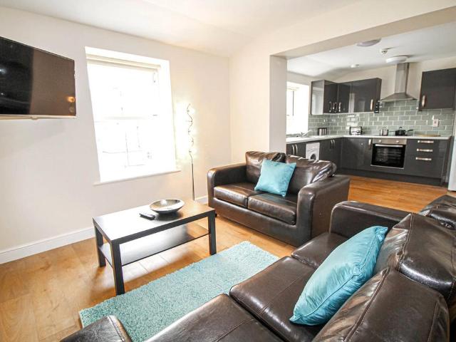 Apt 4, Pavilion House, 7 9 Franklin. 1 bed apartment to rent £899 pcm £207 pw
