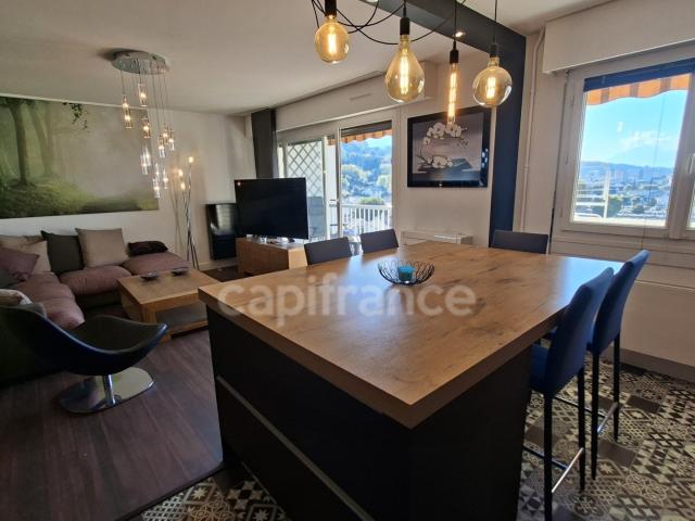 Apt 4 pièces, Dernier étage, vue panoramique, garage, cave. 83m² Aix les Bains
