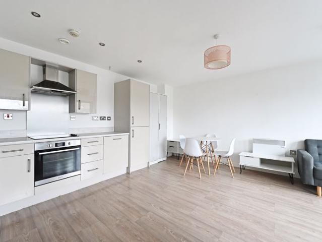 Apt 510 The Gateway, Sheffield S2, 2 bed flat to rent, £1,000 pcm | PrimeLocation