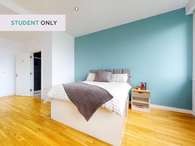 Apt 51, Q One Residence, Wade Lane LS2 2 bed apartment to rent £1,550 pcm £358 pw