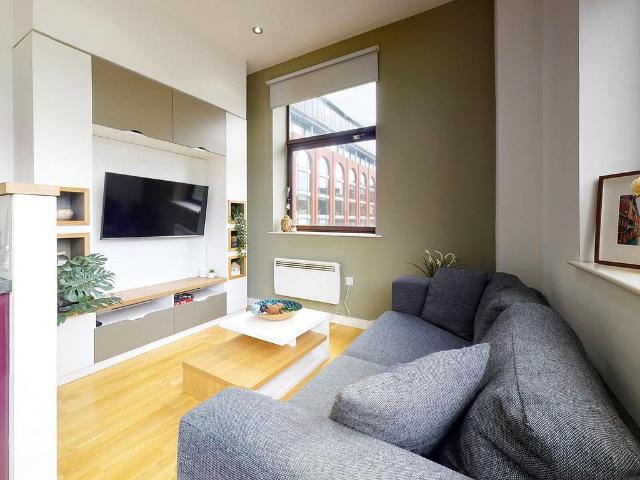 Apt 52, Q Two Residence, 25 Queen. 2 bed apartment to rent £1,524 pcm £352 pw
