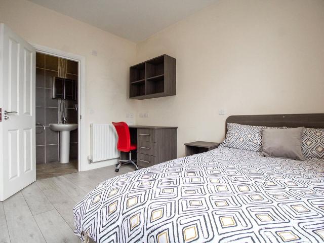 Apt 5, 31 Clarendon Road #797346 LS2, Studio to rent, £825 pcm | PrimeLocation