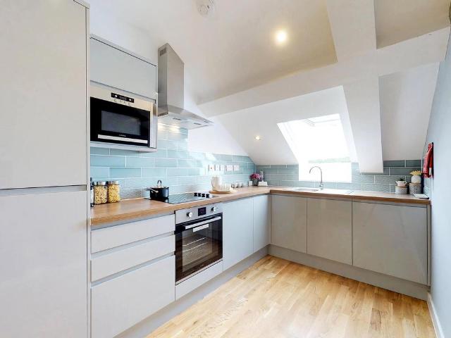 Apt 65, Onyx Residence, Onyx. 2 bed apartment to rent £1,299 pcm £300 pw