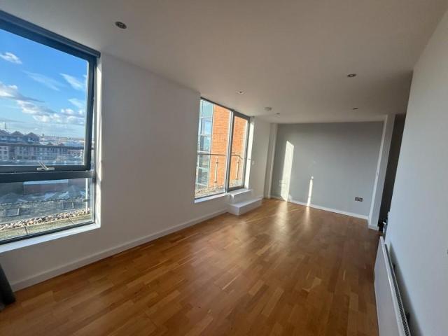 Apt 6.04: Flint Glass Wharf 1 bed apartment to rent £1,350 pcm £312 pw