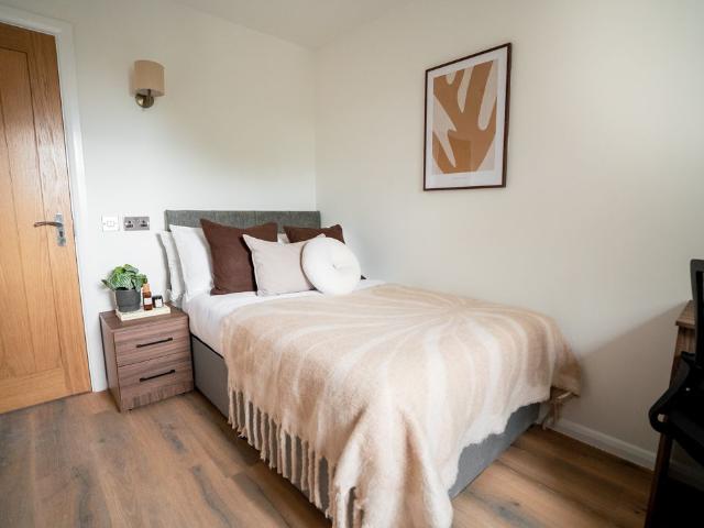 Apt 905, Cambridge House #508638 M15, Room to rent, £885 pcm | PrimeLocation