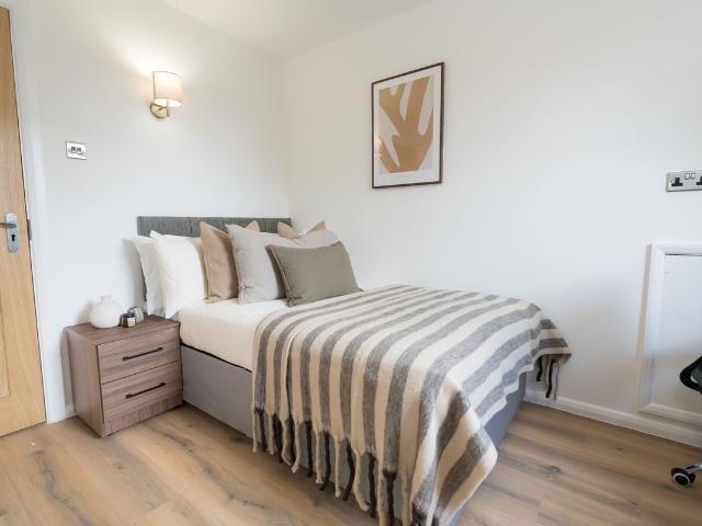 Apt 901, Cambridge House #880247 M15, Room to rent, £874 pcm | PrimeLocation