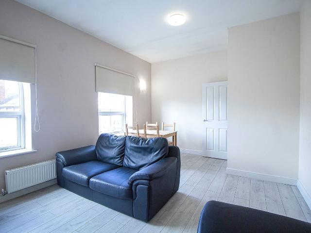 Apt 9, 31 Clarendon Road #320710 LS2, 3 bed flat to rent, £1,698 pcm | PrimeLocation