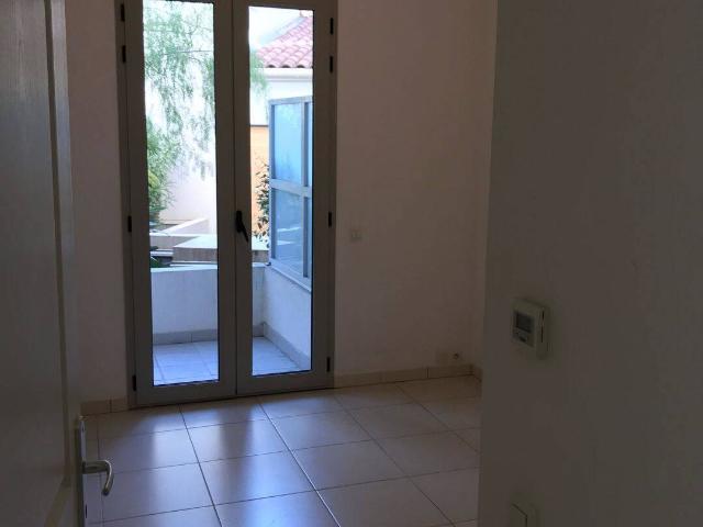 Apt avec terrasse et garage