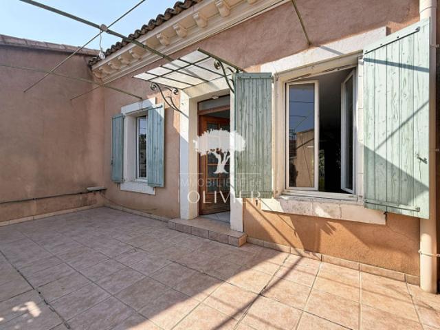Apt Grand duplex avec 222 m² de garages, terrasses et jardin