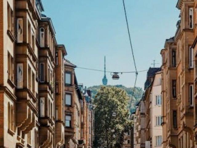 Apt Lehenviertel at it’s best, first time move in