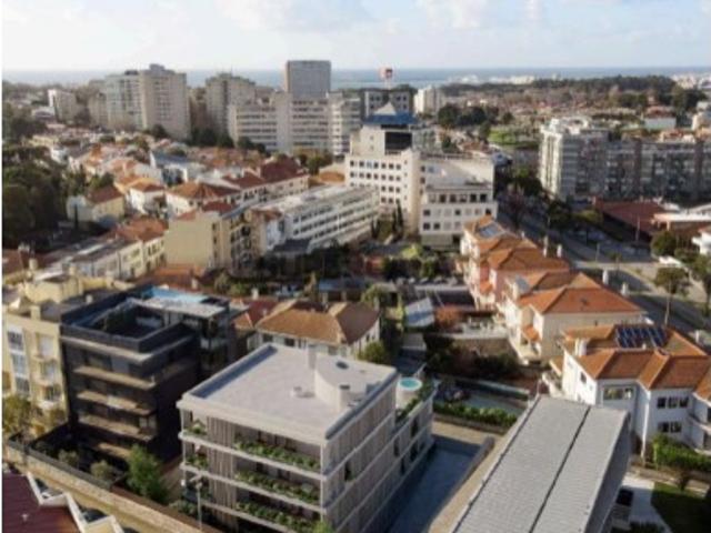 Apt. T3 Novo na Boavista, c/ Varanda e Box