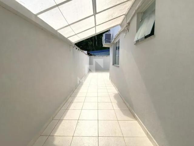 Apto Mobiliado com Terraço | Jaraguá Esquerdo | 2 quartos | 114m²